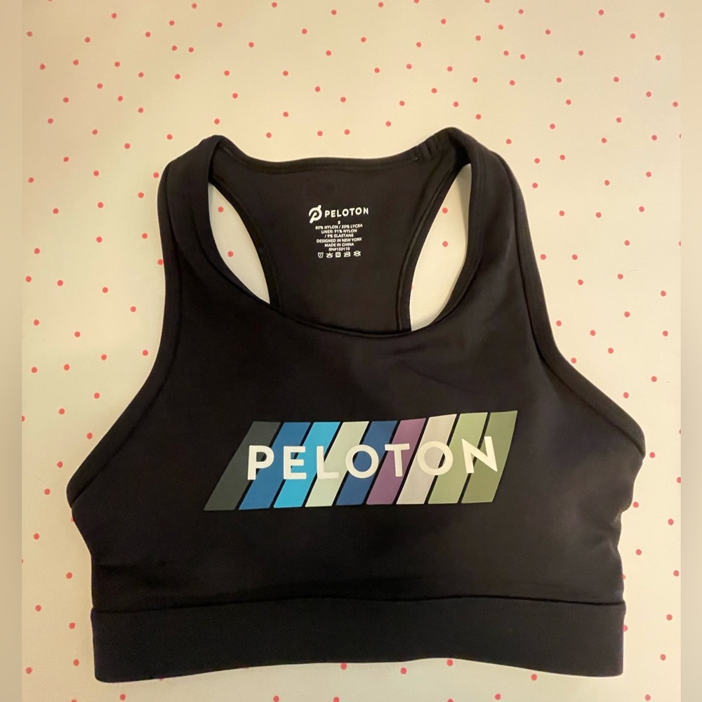Peloton Women’s Sports Bra Size : Small Pace High neck Bra.